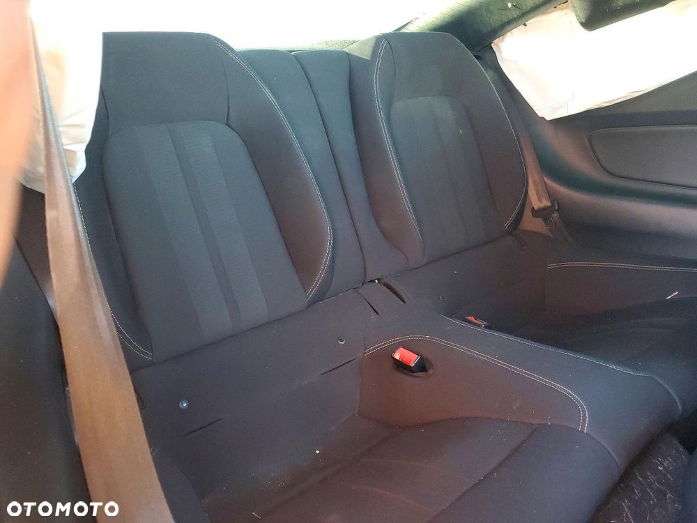 Ford Mustang 5.0 V8 GT - 9