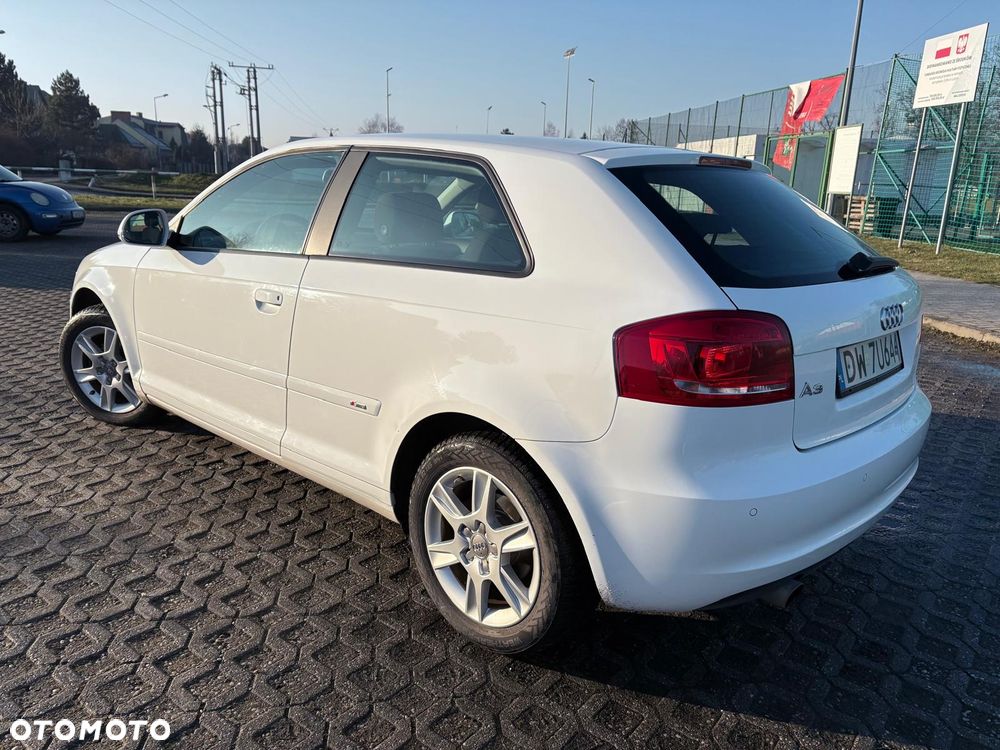Audi A3 3-drzwiowe 1.6 Ambition - 4