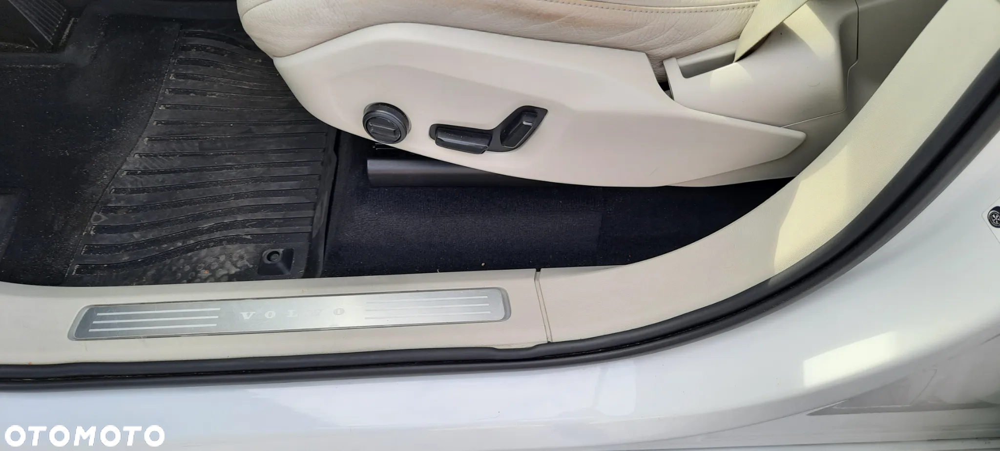 Volvo XC 90 T6 AWD Momentum 7os - 26