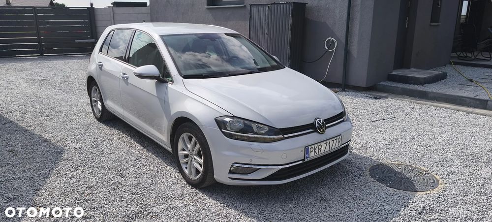 Volkswagen Golf - 1