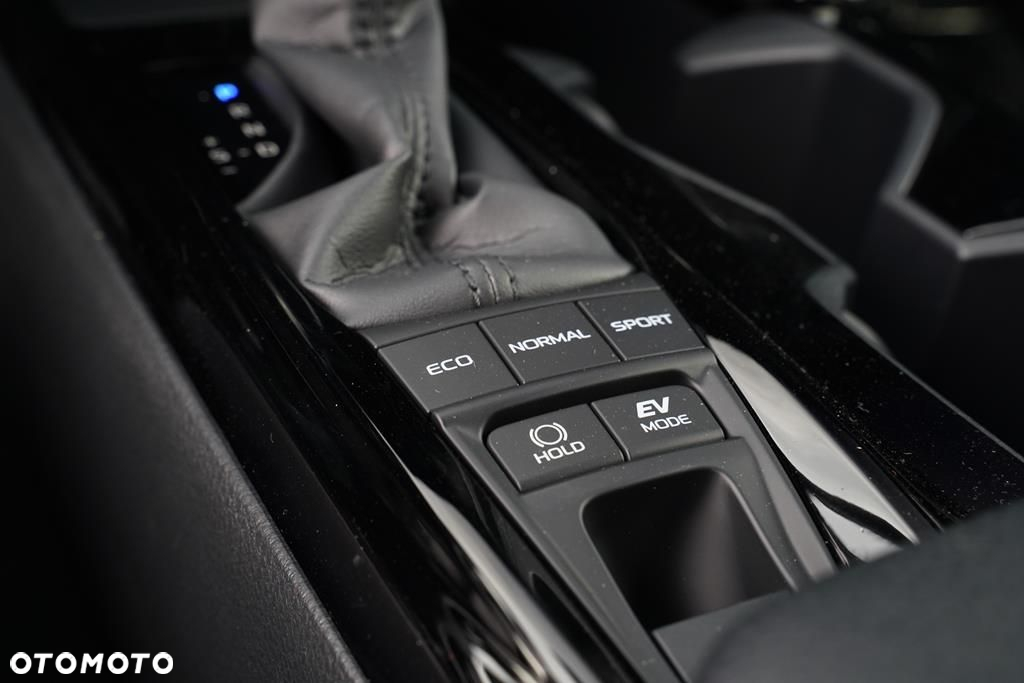 Toyota Camry - 26