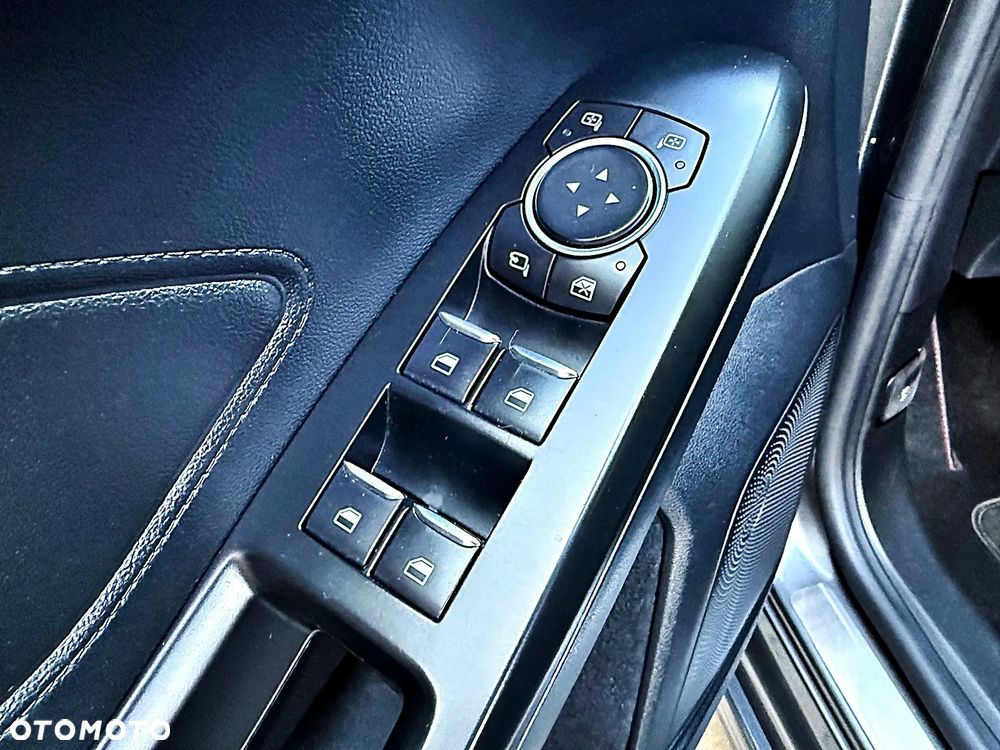 Ford Focus 1.5 EcoBoost ST-Line Black ASS - 24