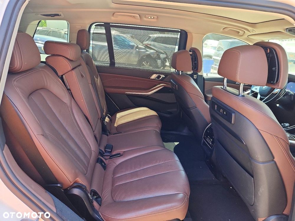 BMW X7 xDrive40i - 12