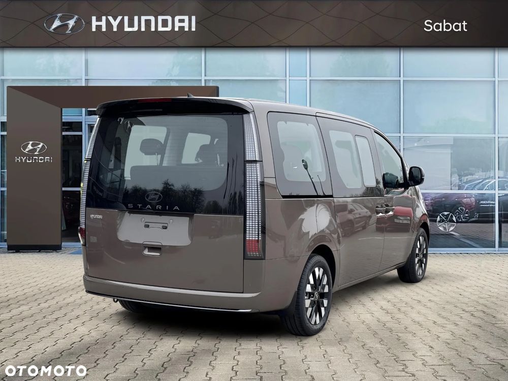 Hyundai Staria 1.6 T-GDI HEV Luxury - 5