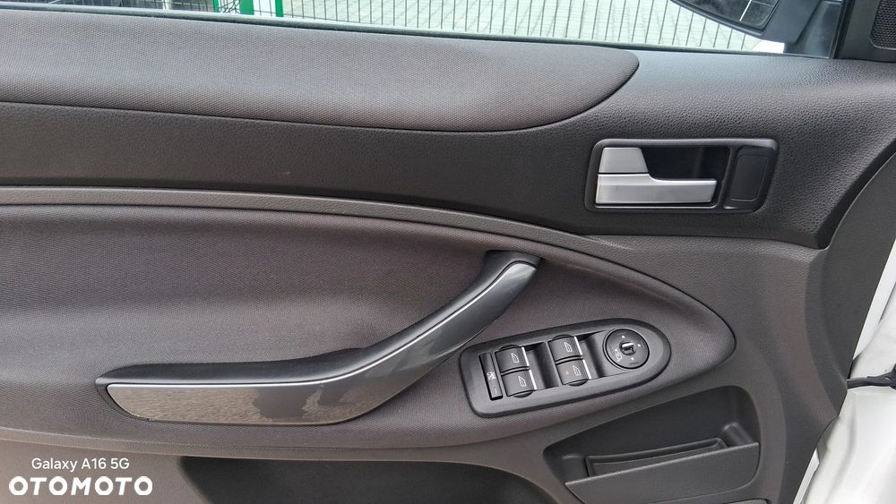 Ford Kuga 2.0 TDCi 4x4 Titanium - 17