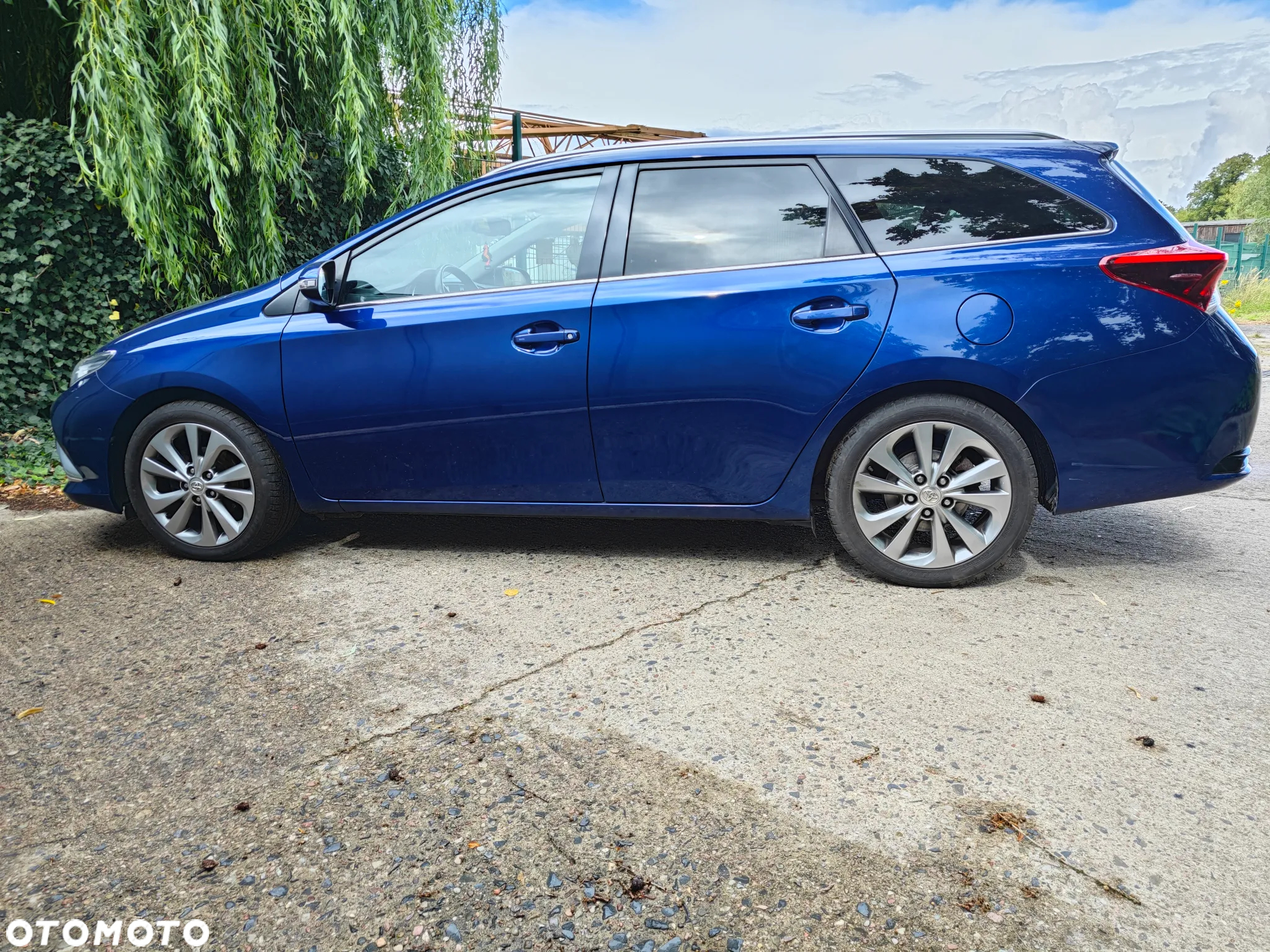 Toyota Auris 1.6 D-4D Touring Sports Executive - 2