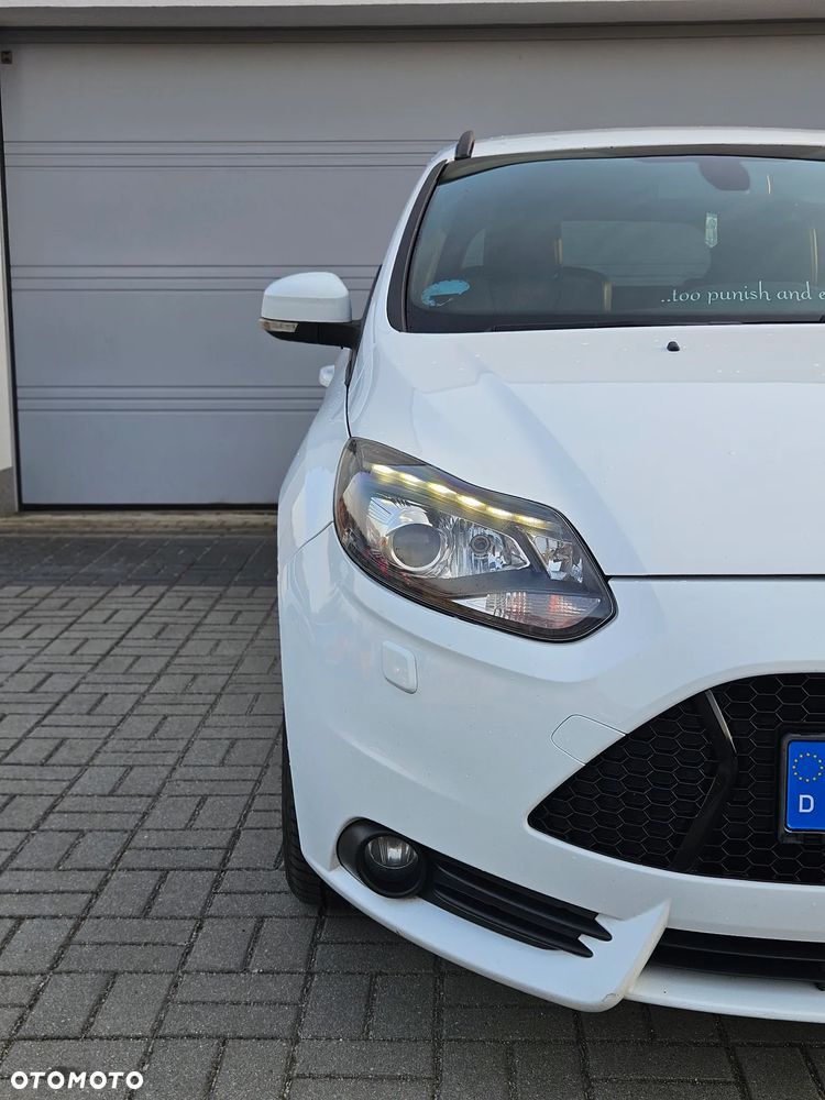 Ford Focus 2.0 EcoBoost ST mit Leder-Sport-Paket - 12