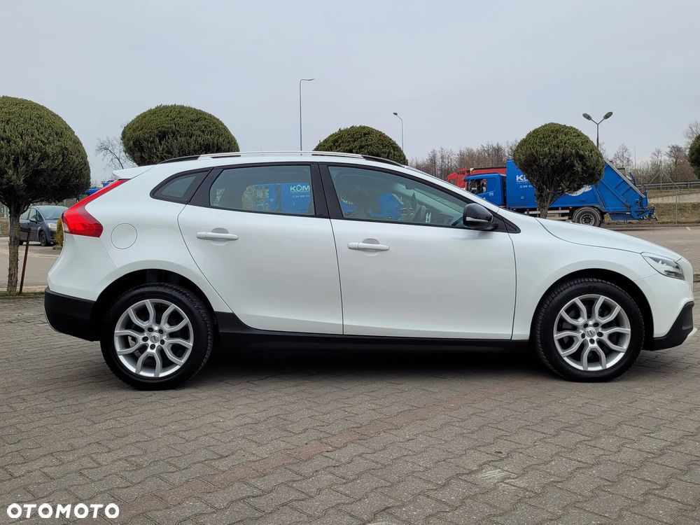 Volvo V40 Cross Country D2 Momentum - 16