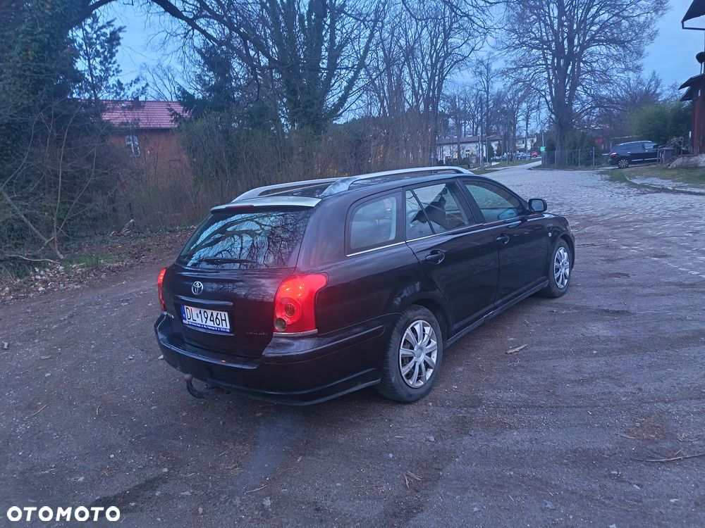Toyota Avensis 1.8 VVT-i Luna - 3