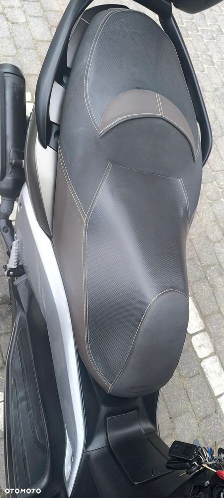 Yamaha X-max - 10