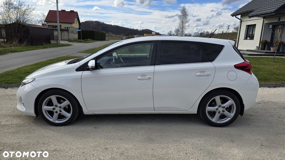 Toyota Auris 1.4 D-4D Premium + EU5 - 11
