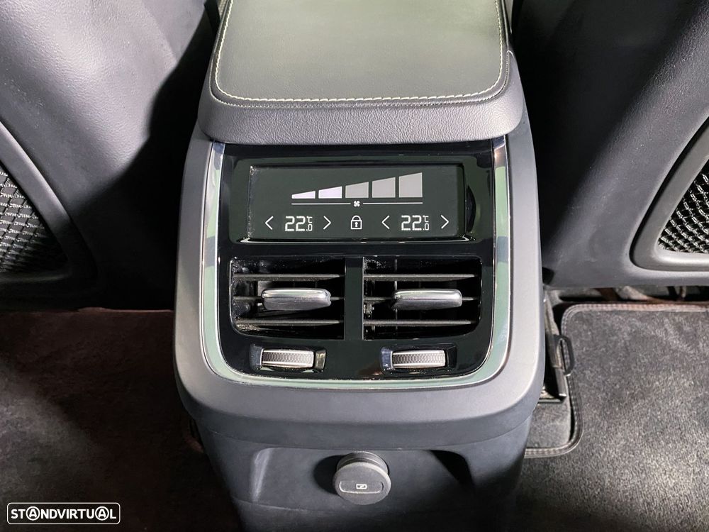 Volvo XC 90 2.0 T8 PHEV R-Design AWD - 22