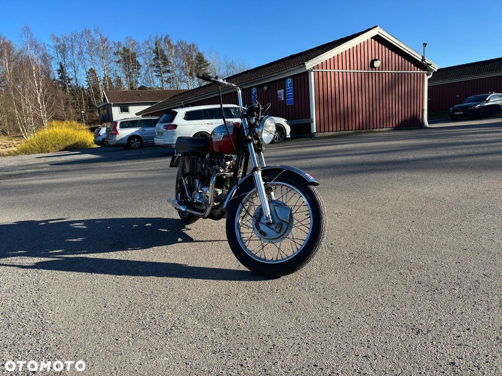 Triumph Bonneville - 3