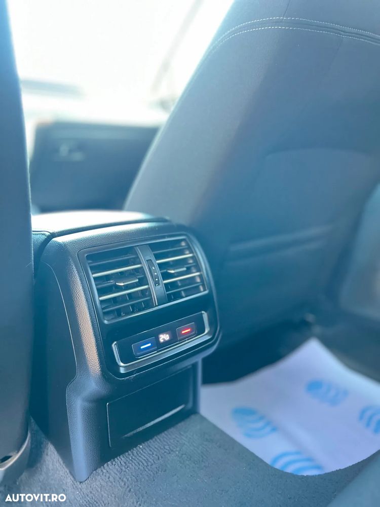Volkswagen Passat 2.0 TDI DSG Highline - 32