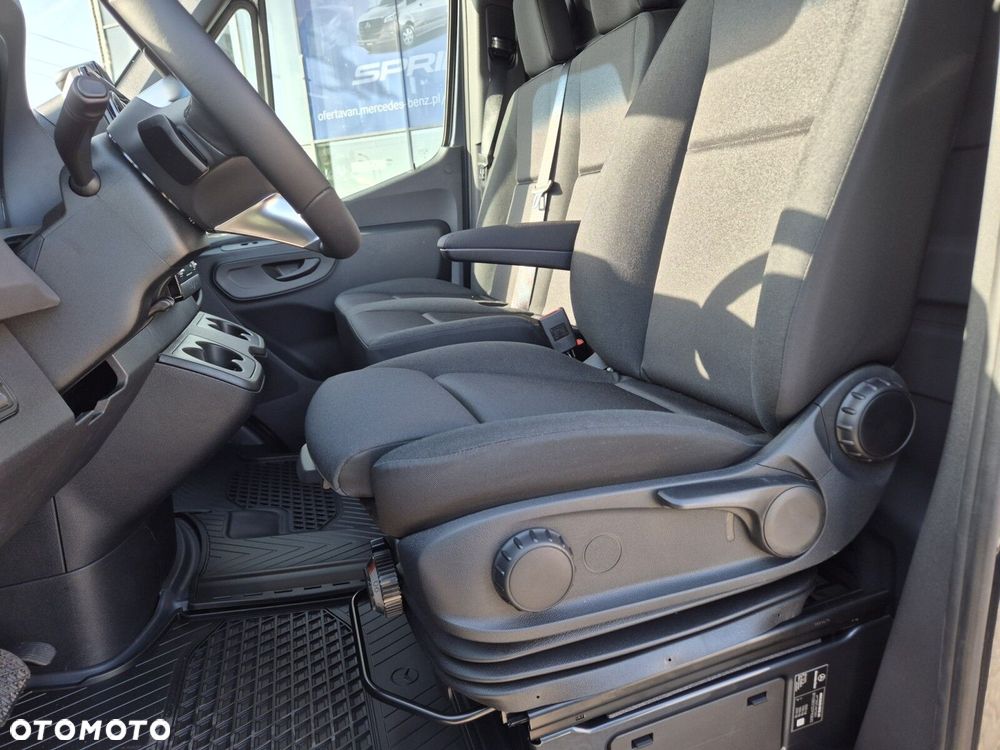 Mercedes-Benz Sprinter Sprinter - 12