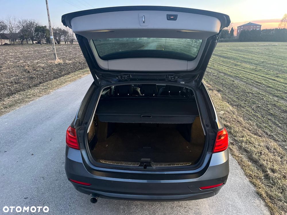 BMW Seria 3 320d Efficient Dynamics - 29