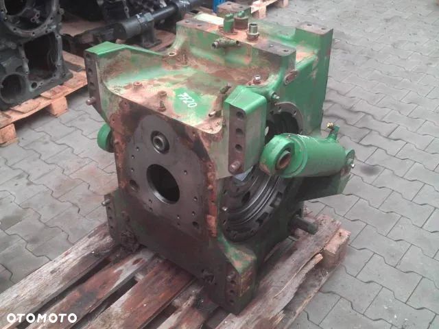 Obudowa tylnego mostu IVT John Deere 7720 - 1