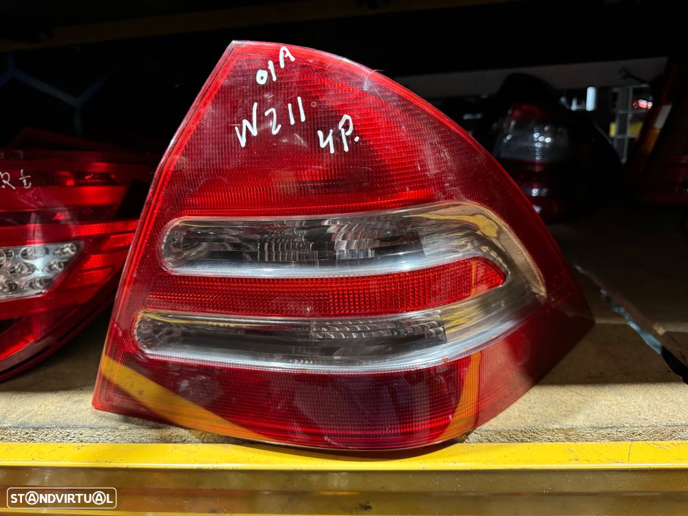Farolim traseiro direito Mercedes W211 4 portas - 1