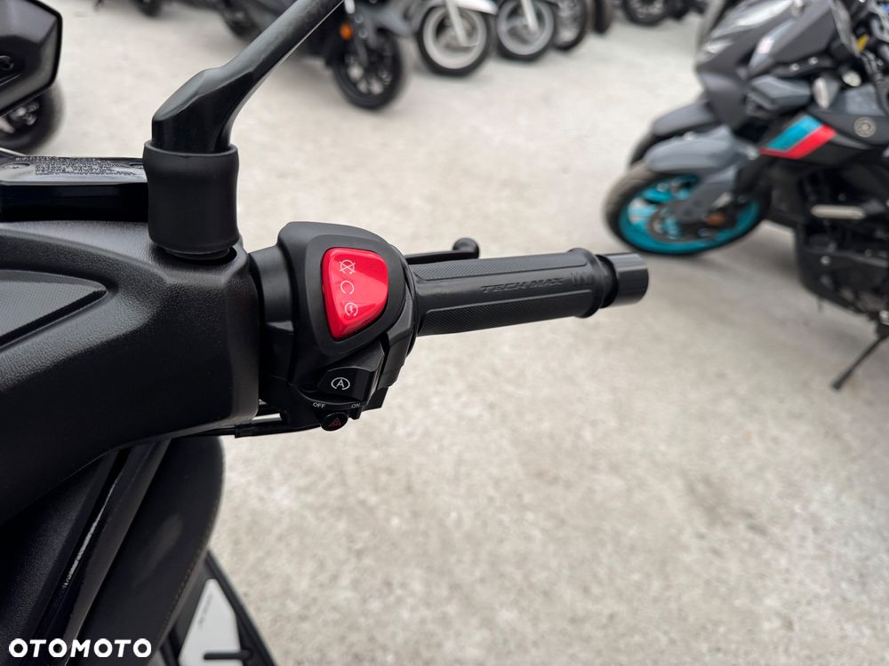 Yamaha X-max - 20