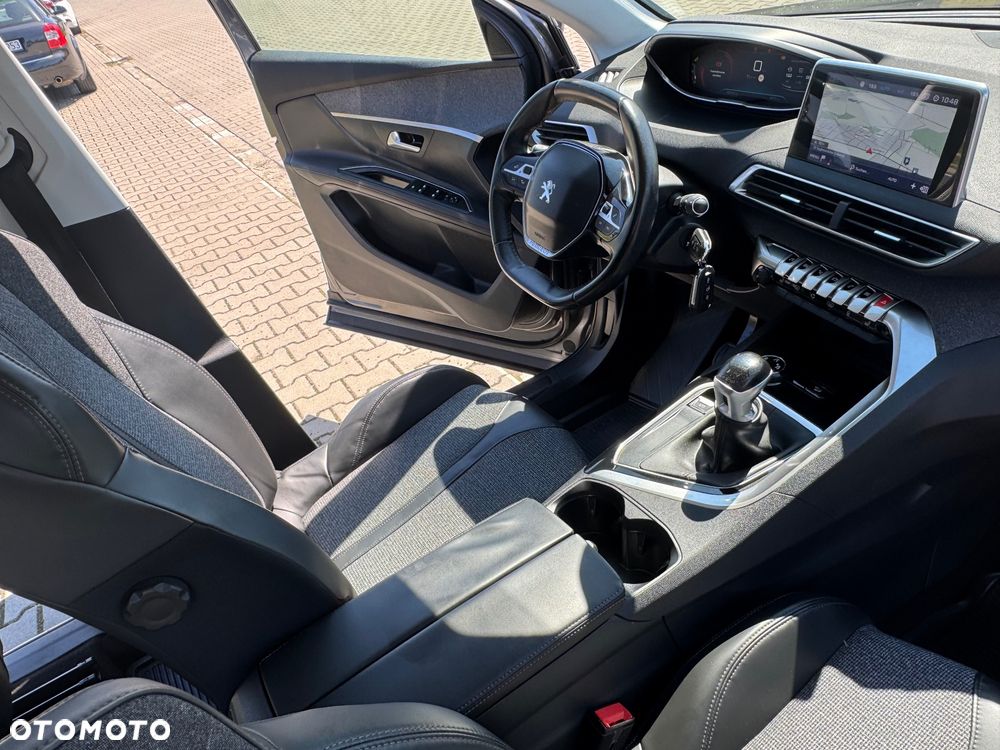 Peugeot 5008 1.6 BlueHDi Allure 7os - 21
