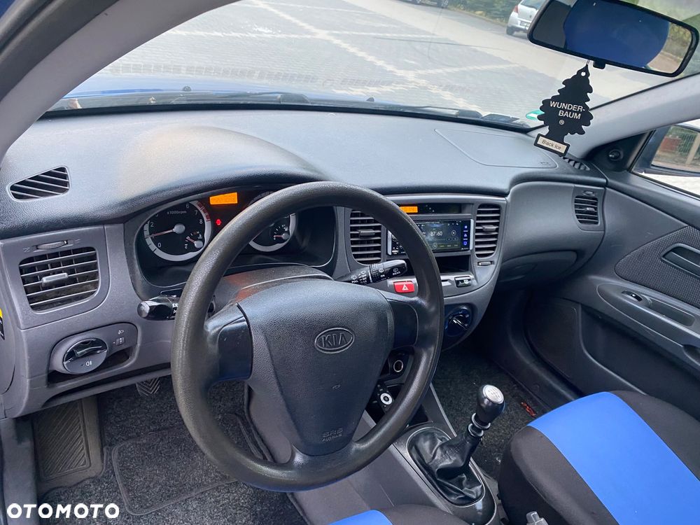 Kia Rio - 14