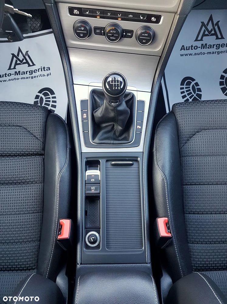 Volkswagen Golf 2.0 TDI (BlueMotion Technology) Highline - 23