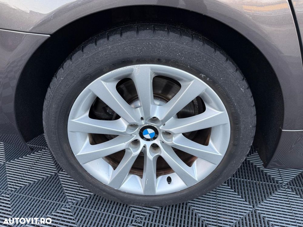 BMW Seria 5 520d Aut. Modern Line - 12