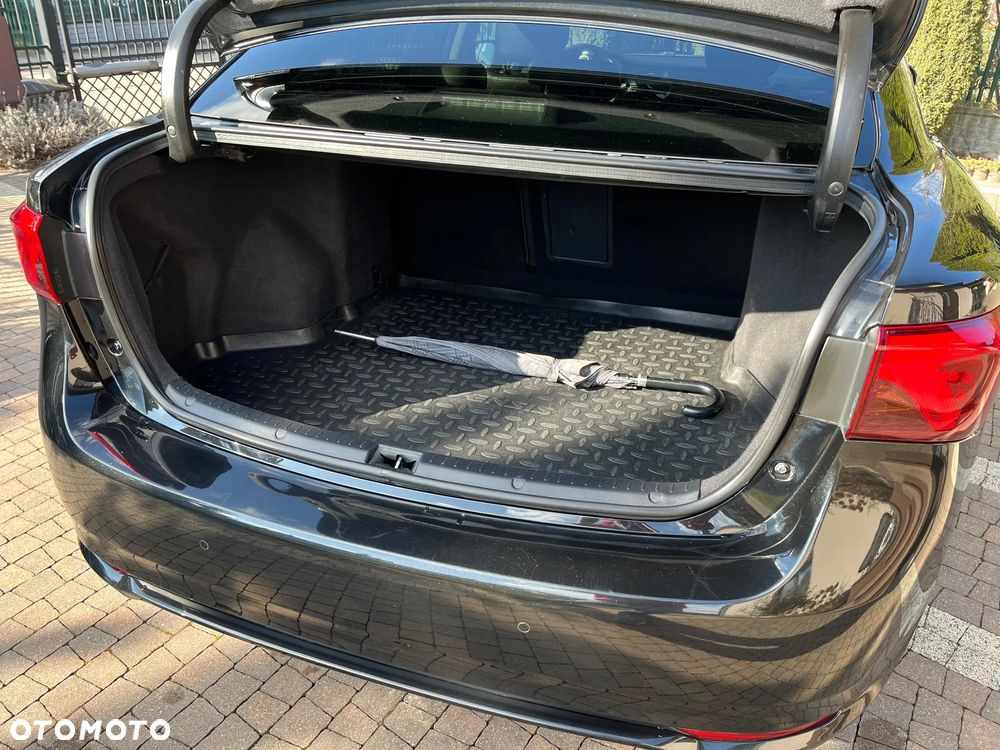 Toyota Avensis 1.8 Prestige MS - 14