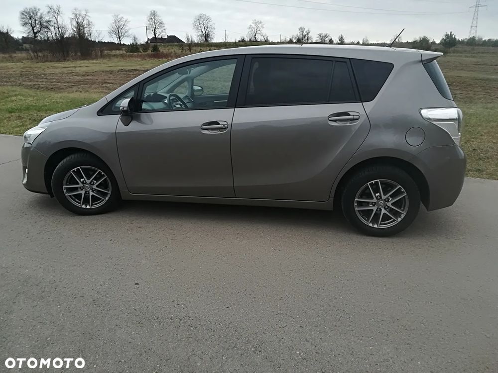 Toyota Verso 1.6 D-4D Prestige - 12