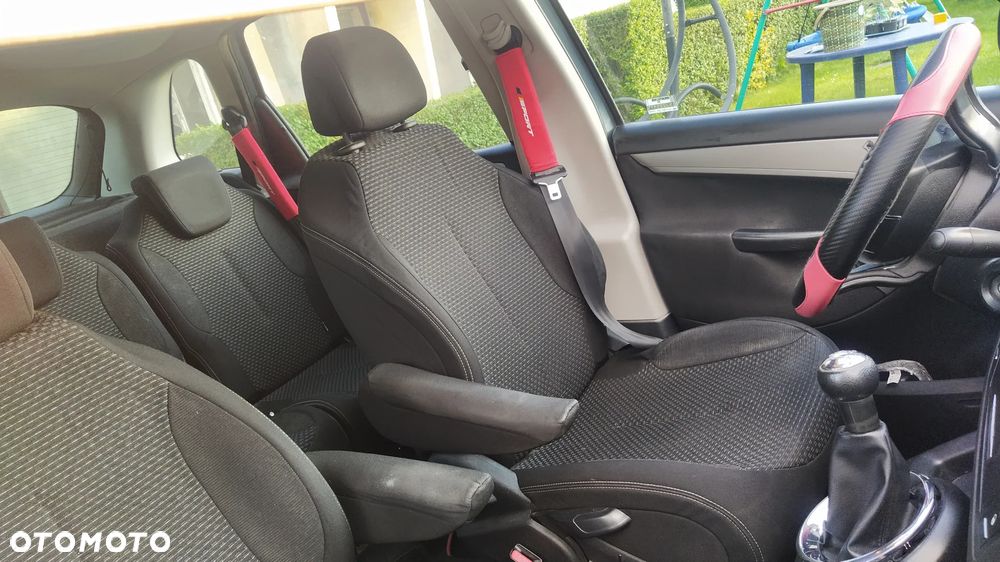 Citroën C4 Picasso - 25