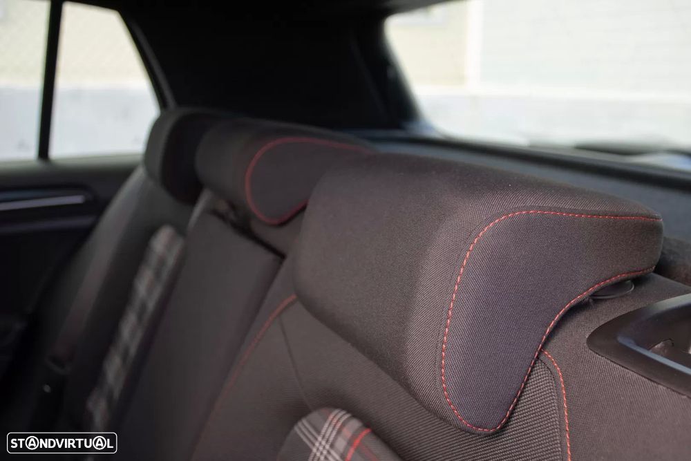 VW Golf 2.0 TSi GTi DSG - 42