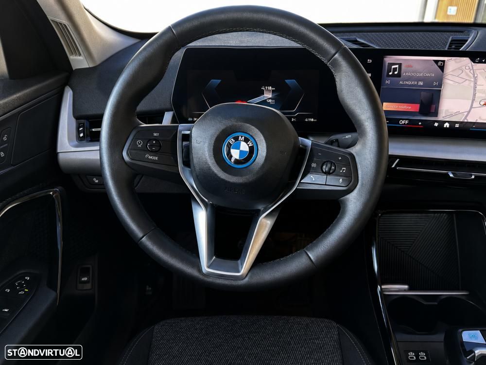 BMW iX2 eDrive20 - 17