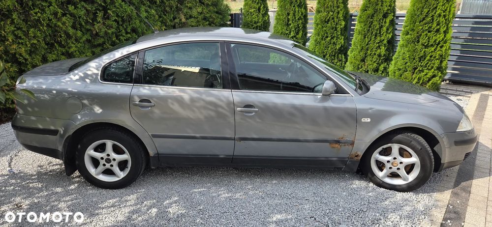 Volkswagen Passat 1.9 TDI Comfortline - 3