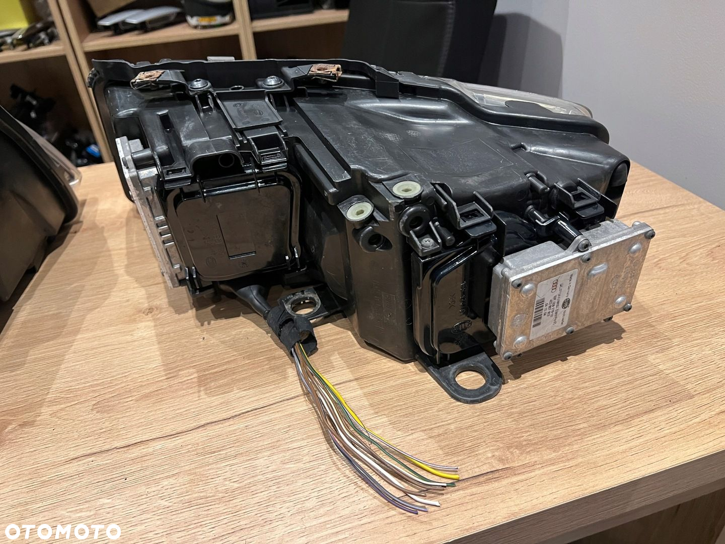 LAMPA PRZÓD PRZEDNIA PRAWA BI-XENON LED 10 PIN AUDI S8 W12 D3 - 5