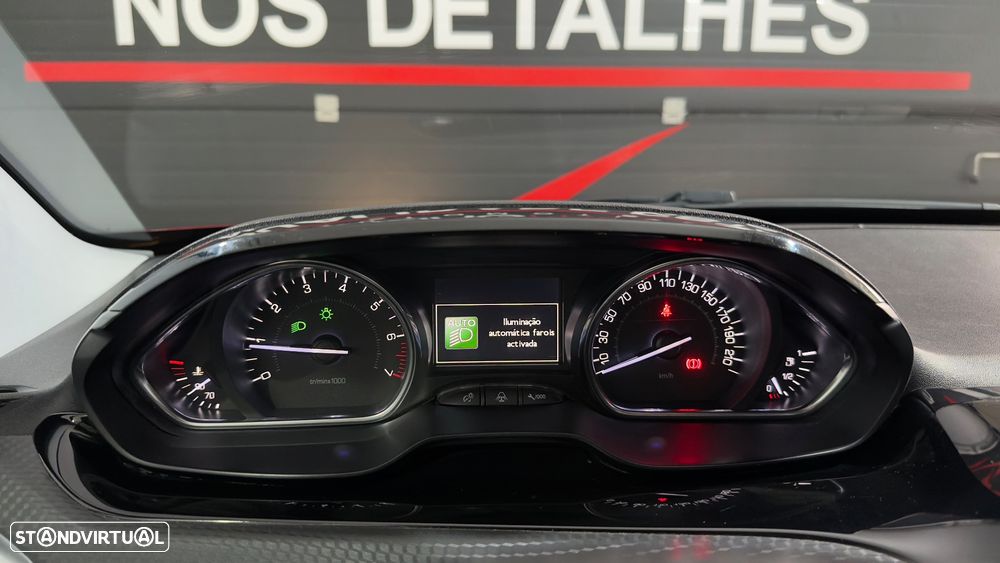 Peugeot 2008 PureTech 110 Stop&Start Allure - 20