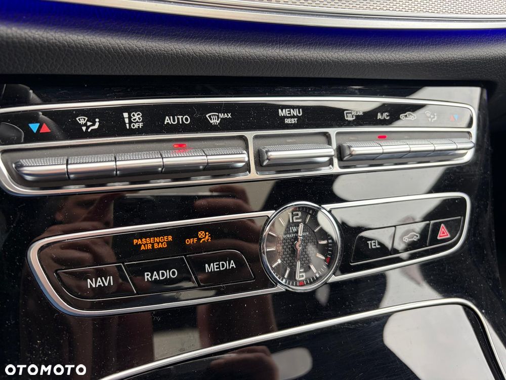 Mercedes-Benz Klasa E AMG 63 4Matic AMG Speedshift 9G-MCT - 25