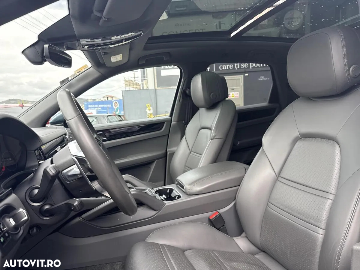 Porsche Cayenne Standard - 10