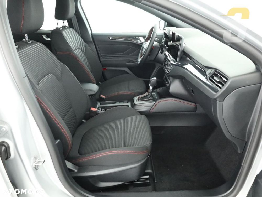 Ford Focus 1.0 EcoBoost mHEV ST-Line X - 24