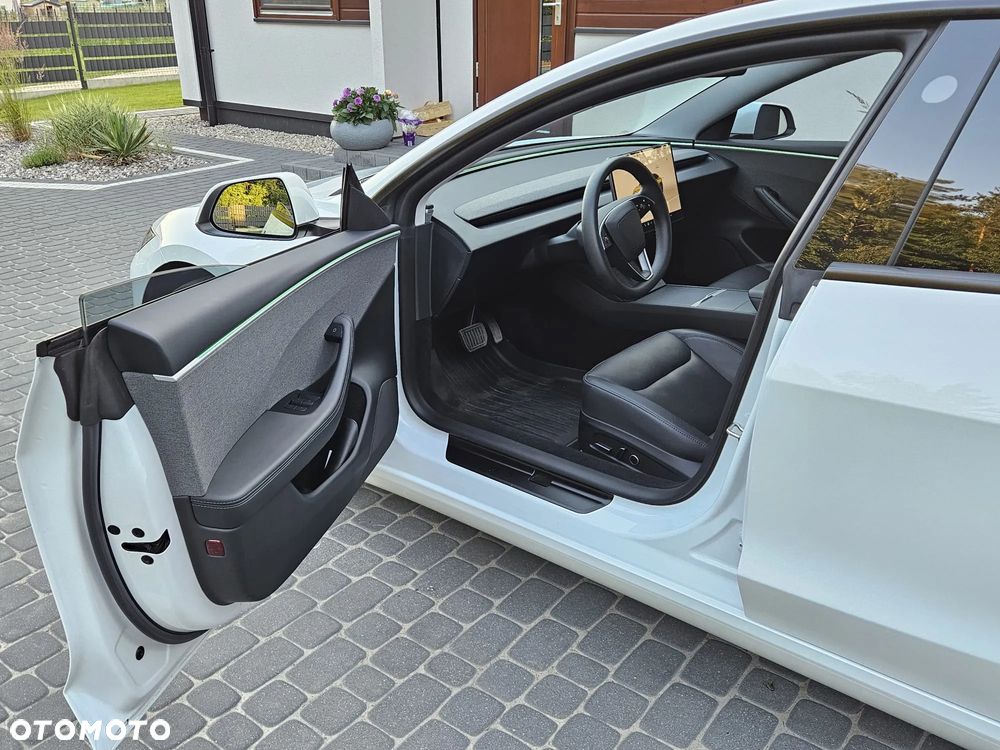 Tesla Model 3 - 15