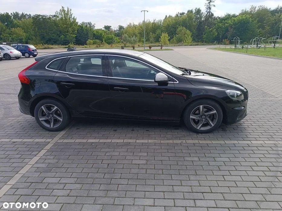 Volvo V40 D2 Drive-E R-Design Momentum - 2
