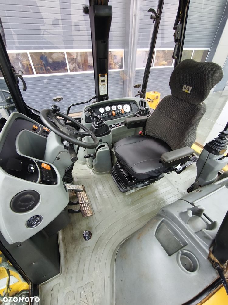 Caterpillar 432D - 10
