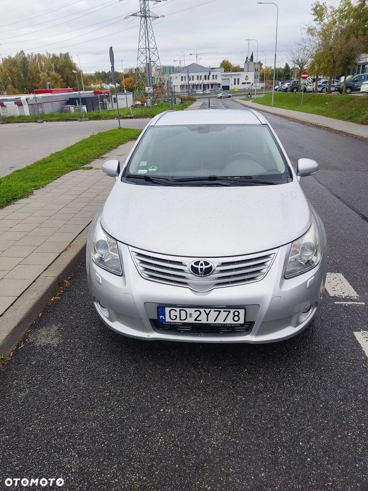 Toyota Avensis 2010 photo 2