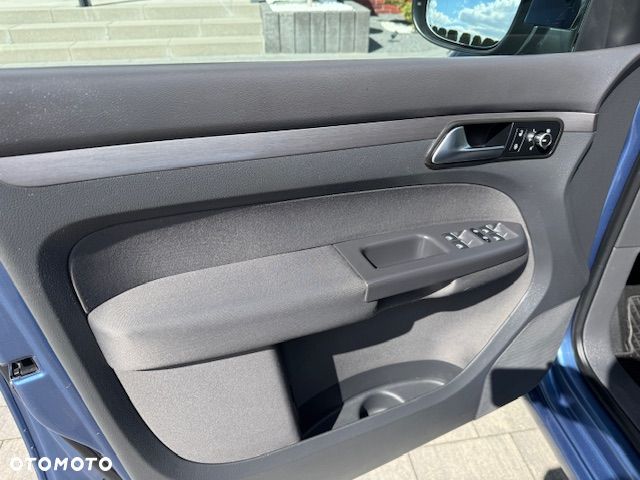 Volkswagen Touran - 28