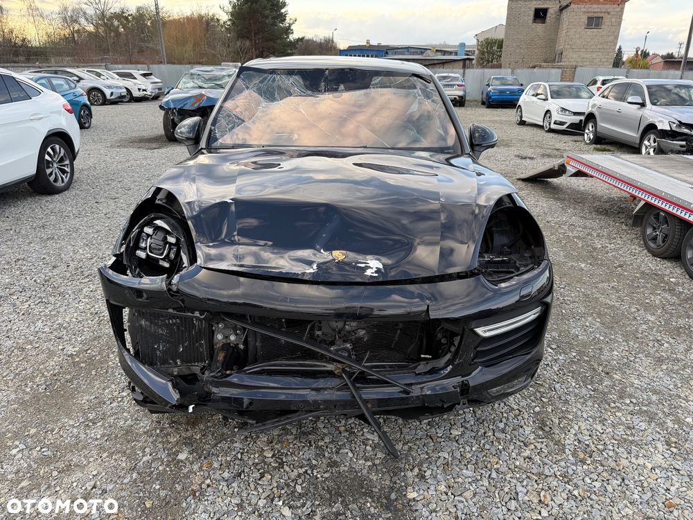 Porsche Cayenne Turbo - 10