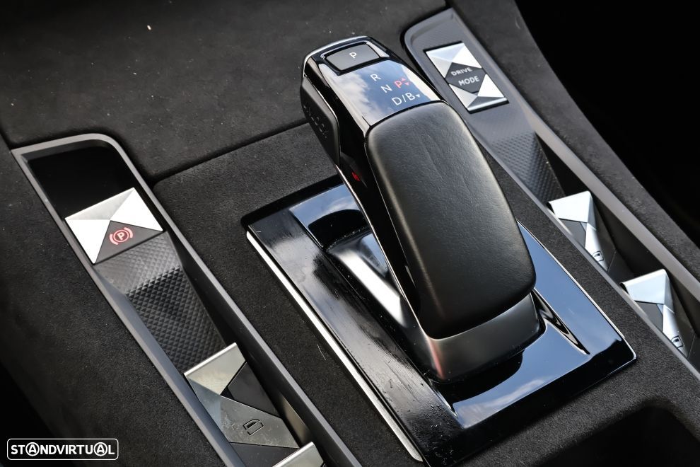 DS DS7 Crossback E-Tense Performance Line+ EAT8 - 10