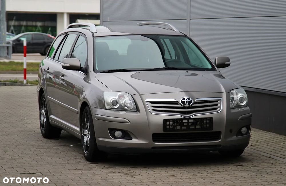 Toyota Avensis 1.8 VVT-i Sol Premium - 10