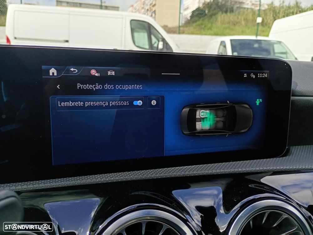 Mercedes-Benz A 250 Limousine e 8G-DCT AMG Line Advanced Plus - 42