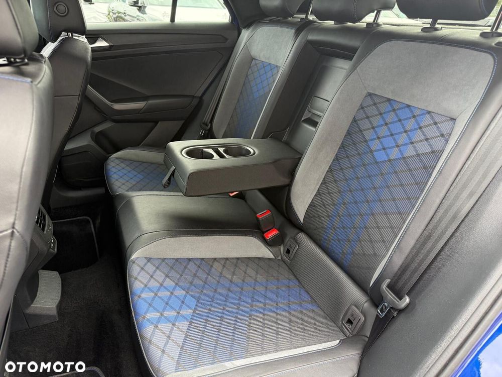 Volkswagen T-Roc - 18