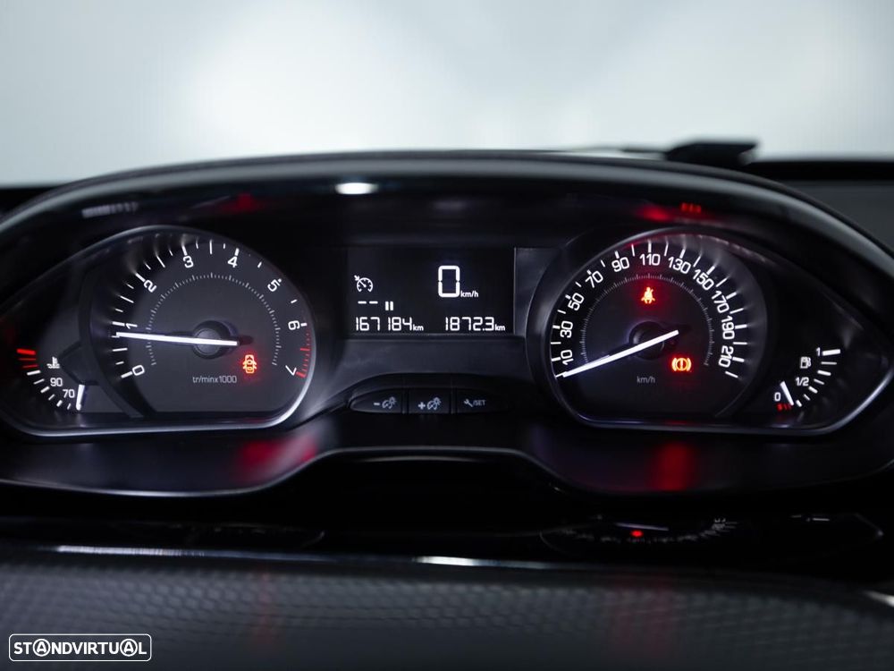 Peugeot 208 1.2 PureTech Allure - 17