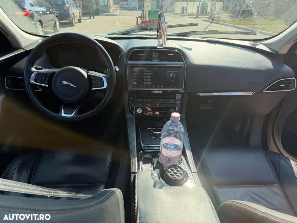 Jaguar F-Pace 20d Aut. Portfolio - 8